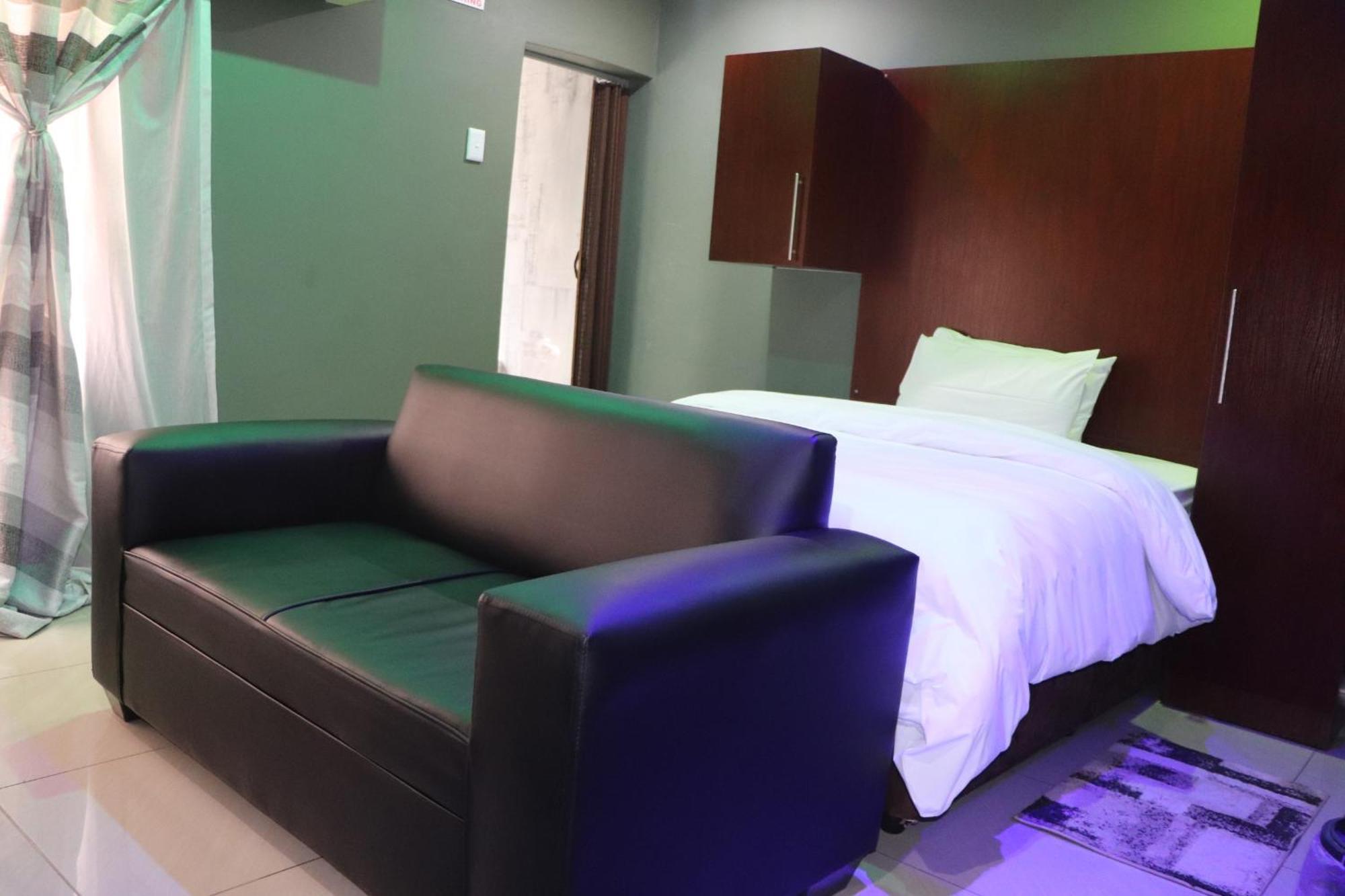 Wise Bird Guest House 루드푸르트 외부 사진